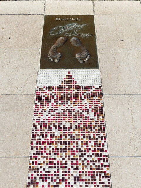 大的舆论压 大的舆论压